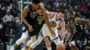Five notes after Warriors pull away in fourth to beat Bucks in Milwaukee