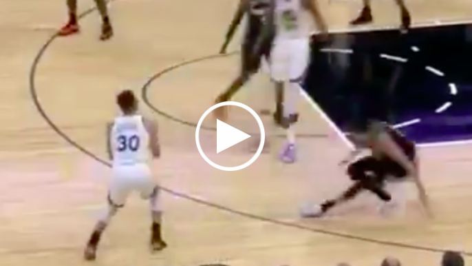 Curry pulls off ankle-breaker, hits record-breaking 3-pointer