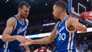 Warriors officially sign Andrew Bogut