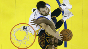 Steve Kerr announces return date for Andrew Bogut