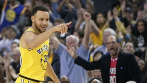 The reason for Curry’s recent shooting streak? He started wearing contacts [report]