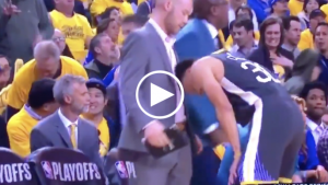 Stephen Curry exits first quarter of Game 2 with dislocated finger