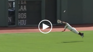 Kevin Pillar makes diving catch and throw to secure double play