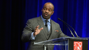 Head of NFLPA tells agents to plan for potential year-long work stoppage