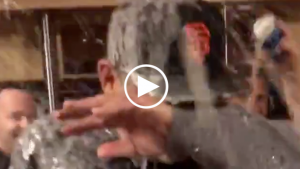 Giants shower Bruce Bochy with beer after reaching win 1,000