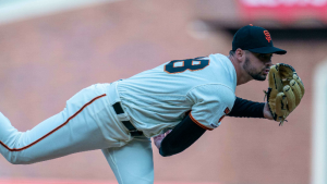 Giants finally break through and rally to beat Padres
