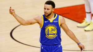 Curry comments on video showing Raptors fans heckling his parents