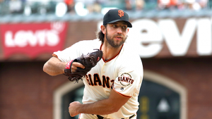 Giants’ offensive explosion gives them wild, fourth-straight win