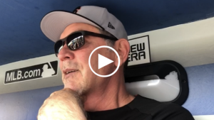 Bochy warns Max Muncy after Bumgarner T-shirt: ‘Poking the bear’