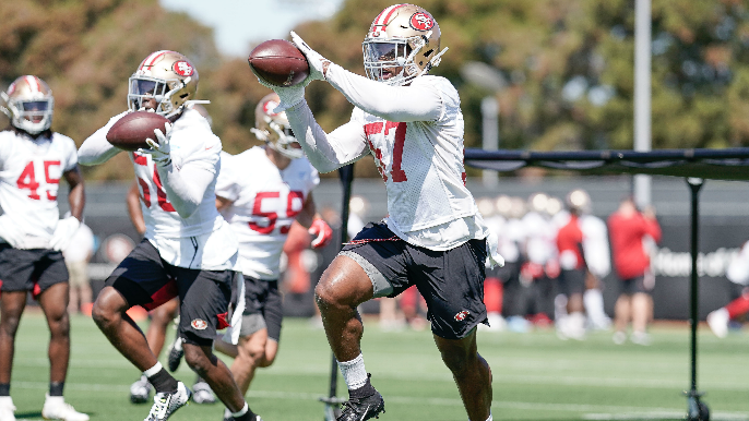 49ers Notebook: Garoppolo struggles, Ford and Greenlaw pick up knocks