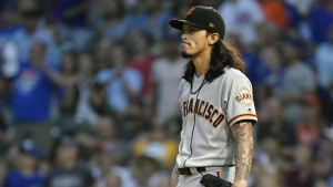 Giants back below .500 after being outlasted by Cubs in thrilling slugfest