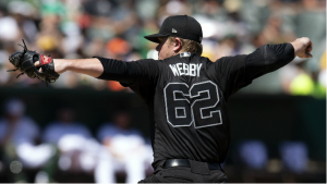 Giants take turns bailing each other out to claim series vs. A’s