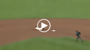 Mauricio Dubon makes immediate glove statement in Giants debut