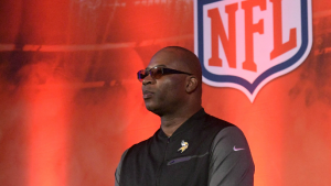 Former 49ers defensive end, Hall of Fame inductee Chris Doleman dies at 58