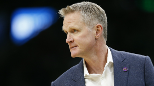 Steve Kerr blasts VP Mike Pence over protest tweet