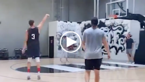 Klay Thompson gets shooting practice in with trio of NFL quarterbacks