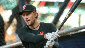 Giants trade for infielder, DFA Hunter Pence in sad end to reunion