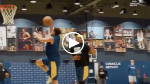 Klay Thompson looking healthy, throws down dunk at Warriors practice