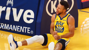 Steph Curry goes off and breaks his points record