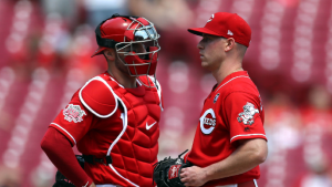 Giants find their front-runner to back up Buster Posey