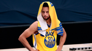 Curry drops 35, but rest of Warriors look off in loss to Nuggets