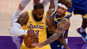 Warriors overcome early deficit, beat Lakers with improbable second-half comeback