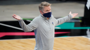 Warriors wreak second-half havoc on Spurs to close Texas trip above .500