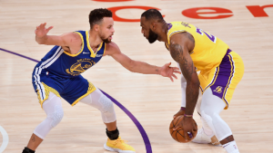 Windhorst: LeBron has begun recruiting Stephen Curry for 2022 free agency