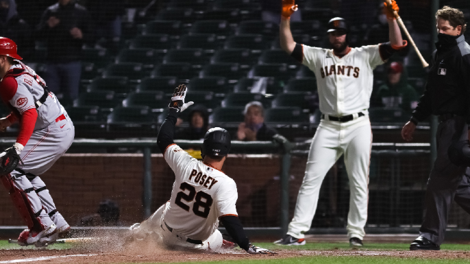 Giants and Reds trade blows in wild and entertaining San Francisco escape