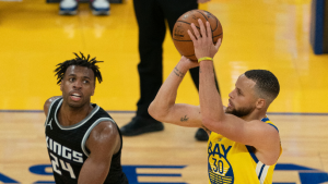 Observations after Warriors eke out late, sloppy win over Kings