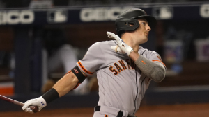 Giants lose Mike Yastrzemski to 10-day IL and call up lefty