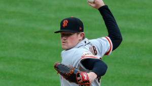 Three homers and Webb’s ground balls lift Giants to nice win over Reds