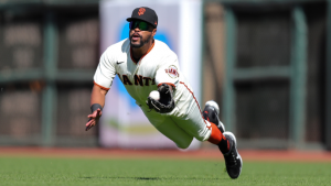 Gausman loses no-hit bid, then Giants lose game and cling to first place