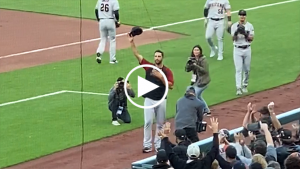 Madison Bumgarner receives a massive ovation at Oracle