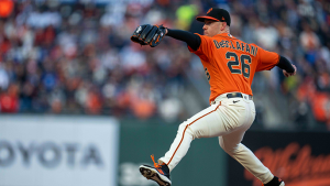In historic rivalry meeting, Giants come out on top in wild, 11-inning thriller vs. Dodgers