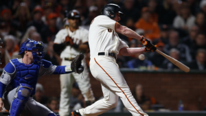 Giants lose two position players to free agency