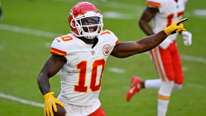 Insane NFL offseason continues, Tyreek Hill goes to Dolphins in blockbuster trade [report]