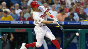 Giants acquire utility player in trade with Phillies