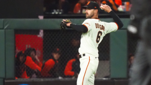 Steven Duggar grimaces after swing, leaves game vs. Mets with oblique injury