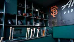 Giants closing clubhouse amid COVID-19 outbreak