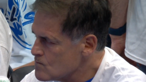 Warriors-Mavericks Game 4 suffers indoor rain delay