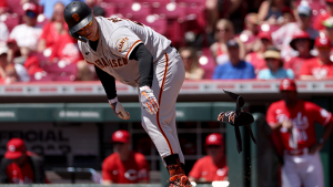 Giants rally late to avoid sweep in Cincinnati