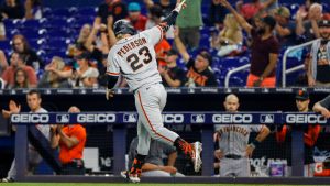 Giants go deep-seat fishing, clobber Marlins