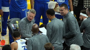 Warriors to promote from within to replace Mike Brown [report]