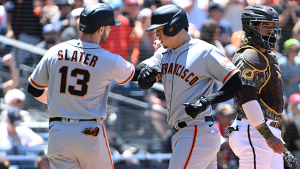 Giants clobber Padres to earn series split