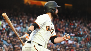 Giants comeback falls just short in rare home loss to Diamondbacks