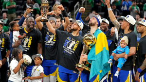 Latest Vegas odds project Warriors will not finish top 5 in win total next season