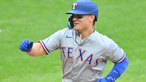 Giants claim outfielder off waivers
