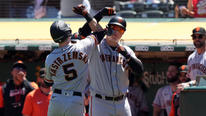 Another trio of homers puts Giants over Athletics for Bay Bridge crown