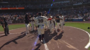 Watch: Thairo Estrada hits walk-off bomb to give Giants sweep over Pirates